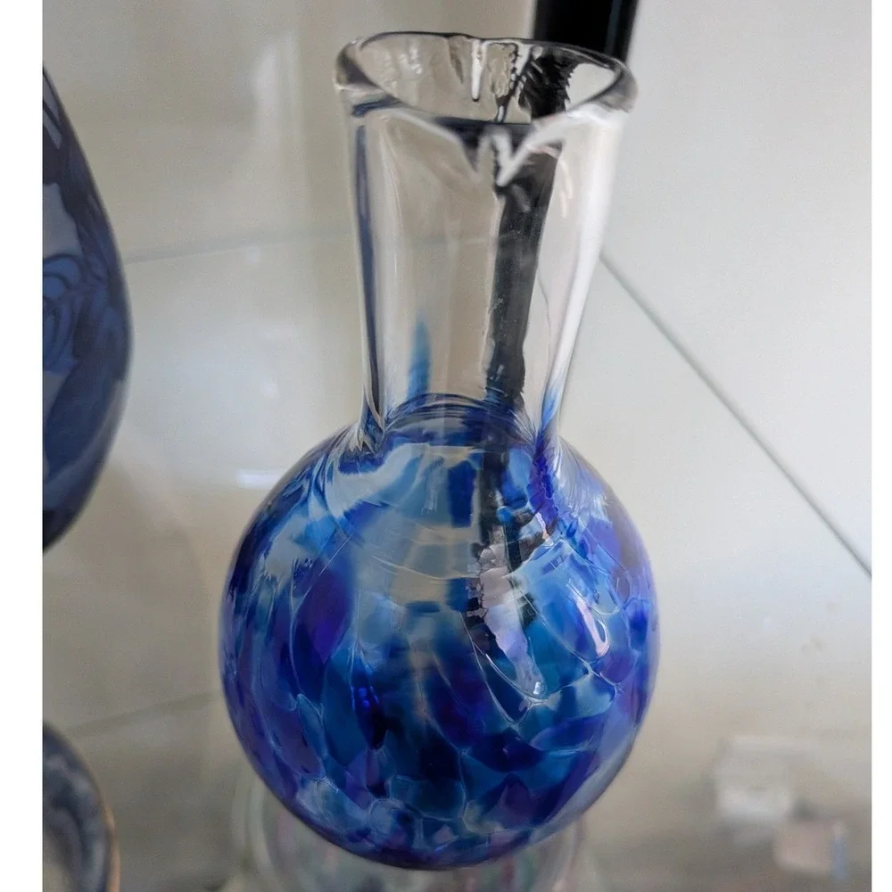 Hand Blown Art Glass Vase Blue Swirl Heart Shape Spout‎ Small Bud Vase Wedding